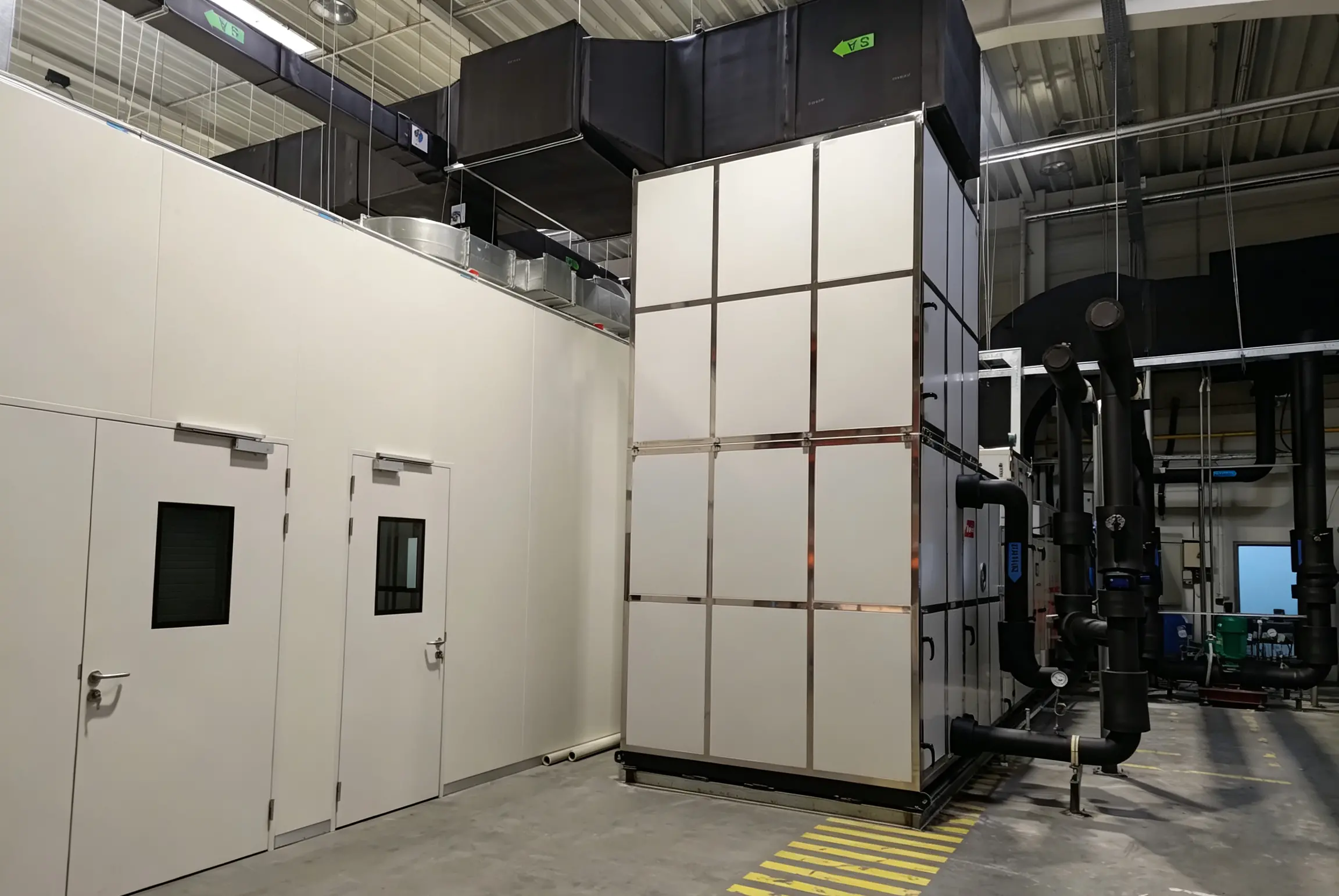 Turnkey Cleanroom vs. Self-Built EPC: Total Cost of Ownership (TCO) Comparison